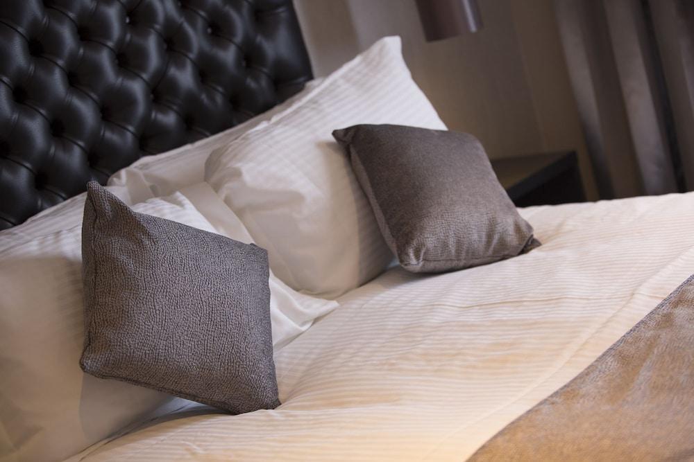 The Enniskillen Hotel And Motel Екстер'єр фото