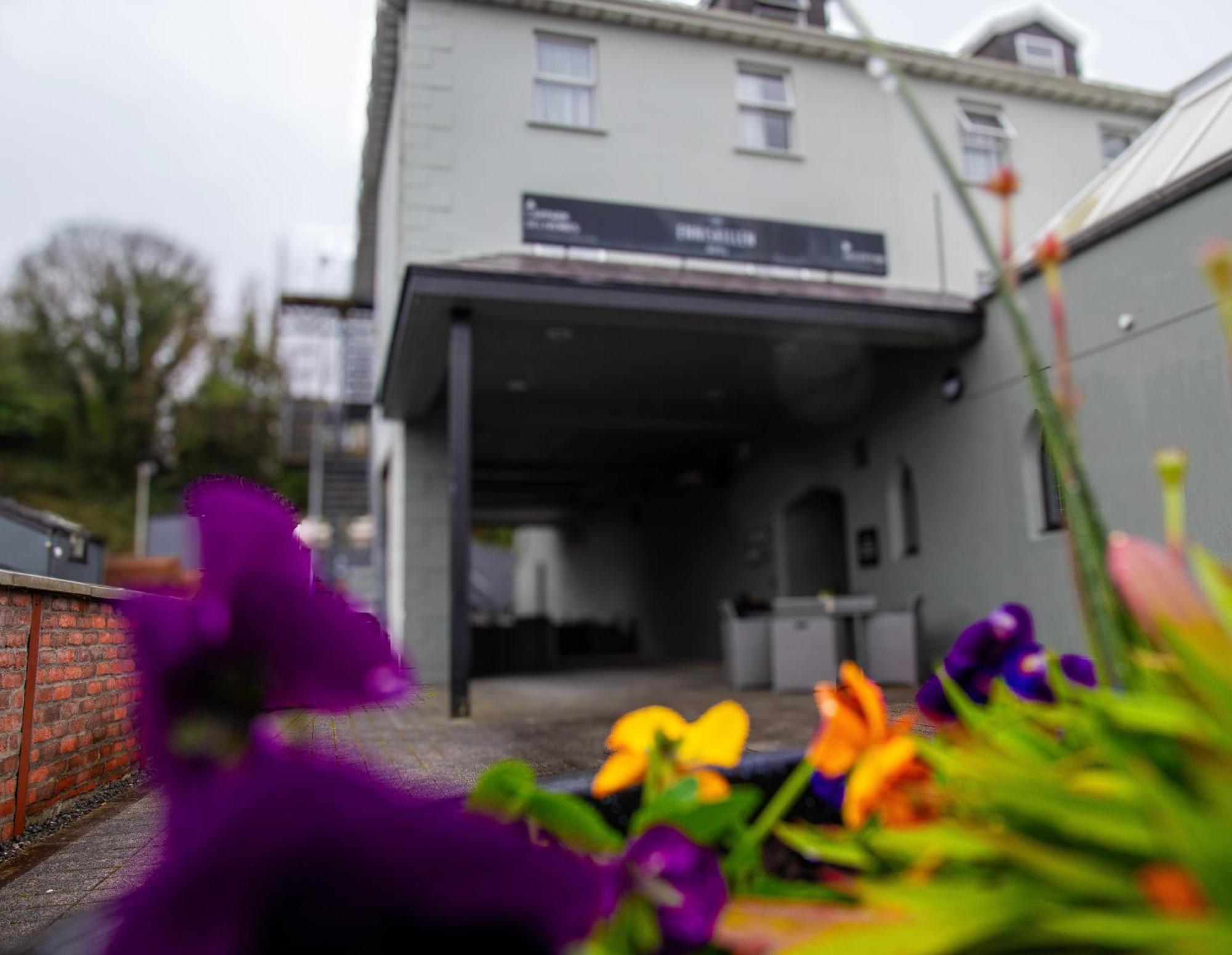 The Enniskillen Hotel And Motel Екстер'єр фото
