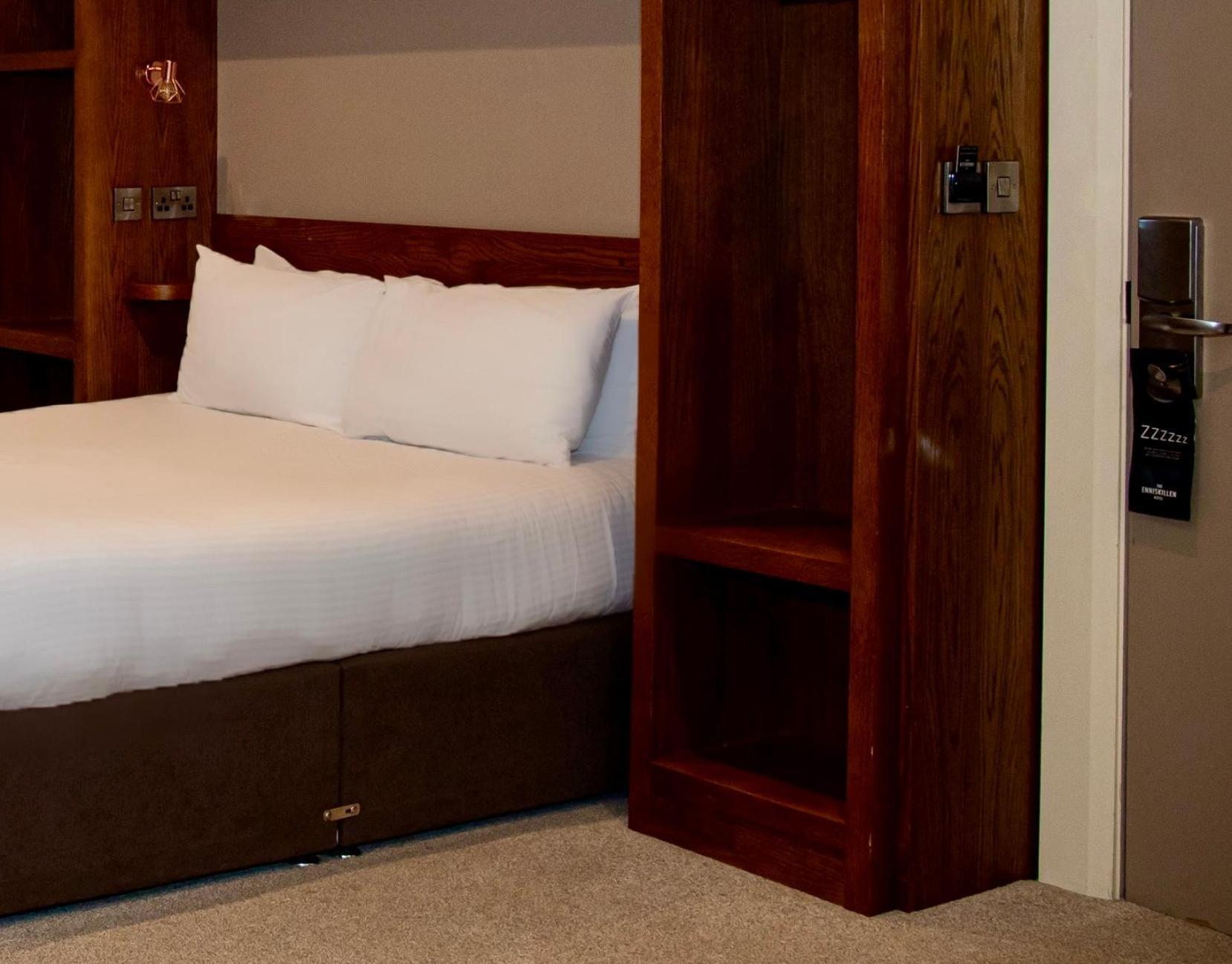 The Enniskillen Hotel And Motel Екстер'єр фото