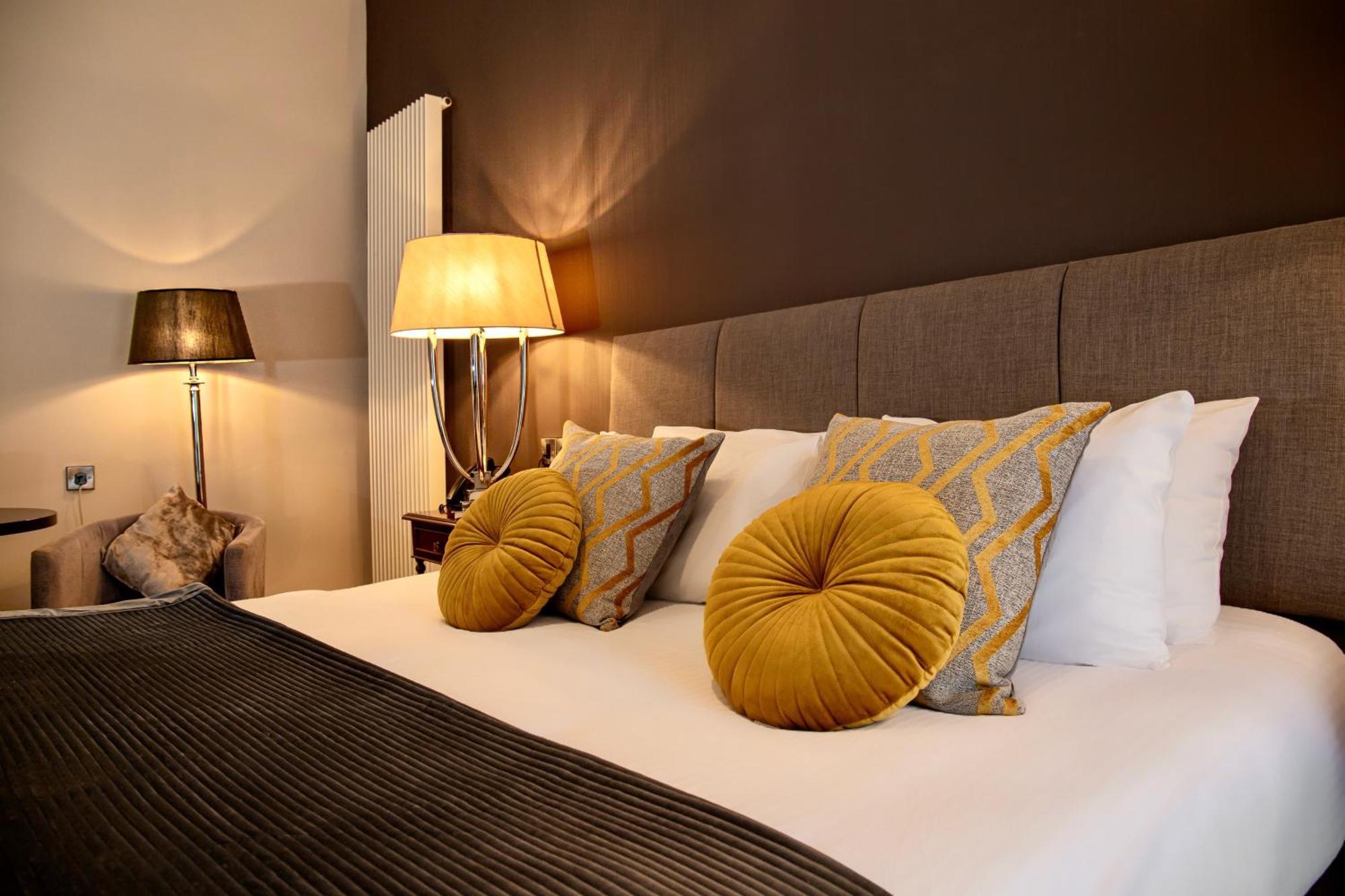 The Enniskillen Hotel And Motel Екстер'єр фото