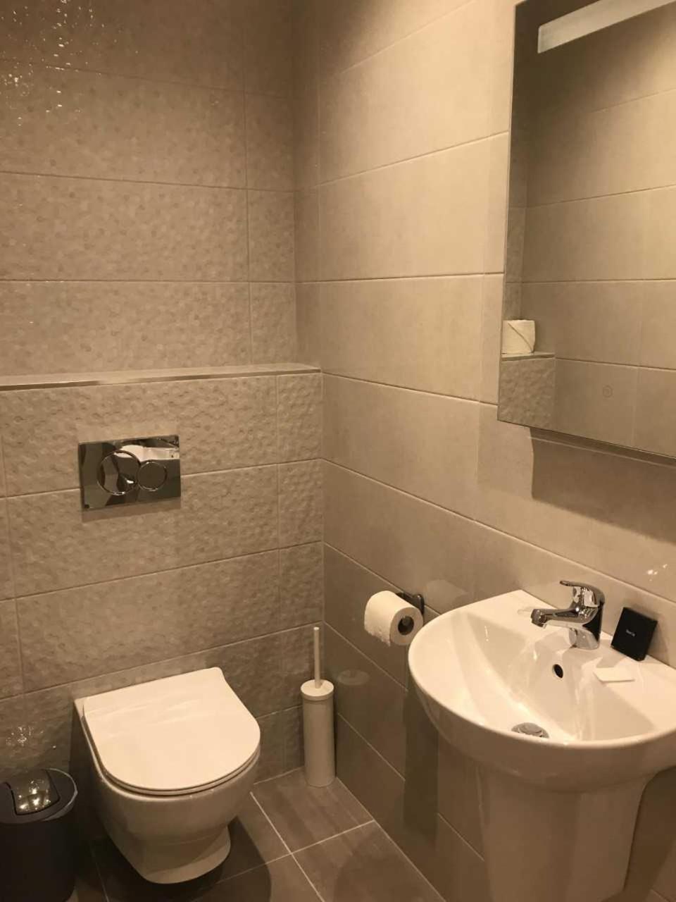 The Enniskillen Hotel And Motel Екстер'єр фото